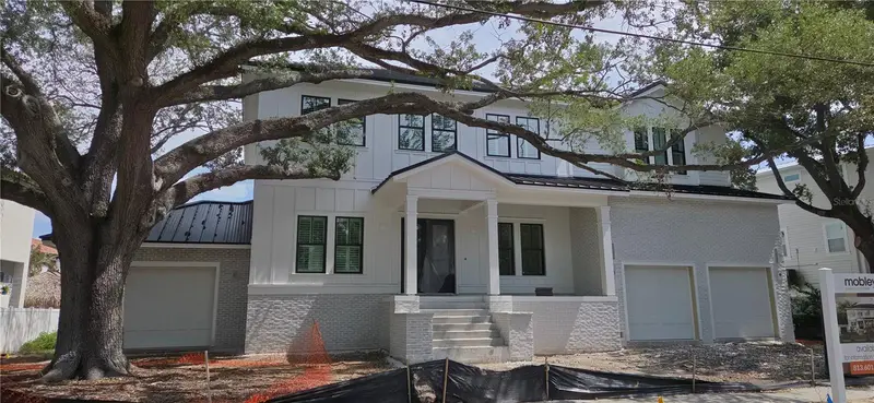 690 Geneva Pl, FL