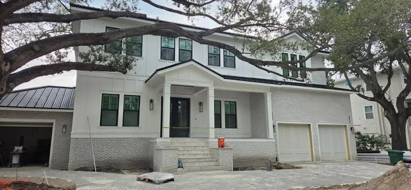 690 Geneva Pl, FL