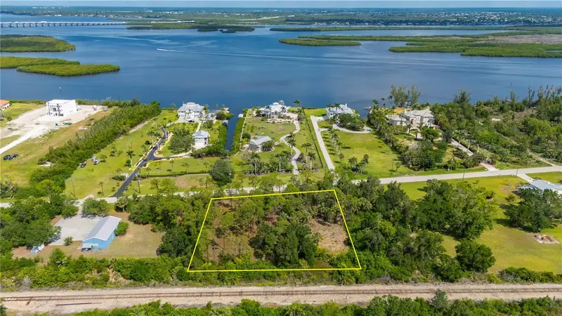 4685 Riverside Drive, FL