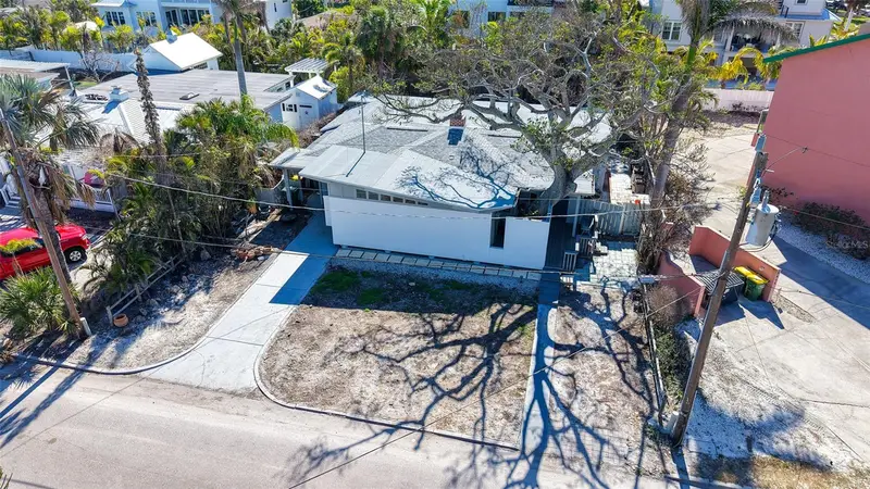132 Harrison Dr, FL
