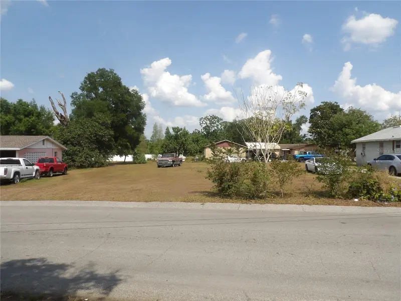 N Maple Ave, FL