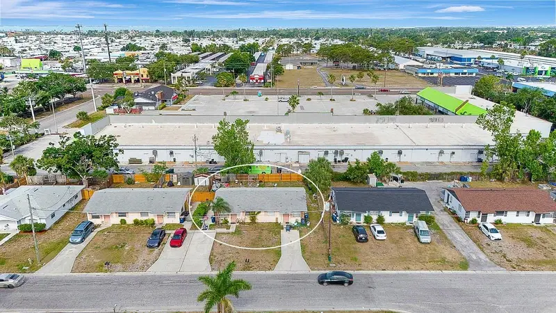 6520/6522 12th St W, FL