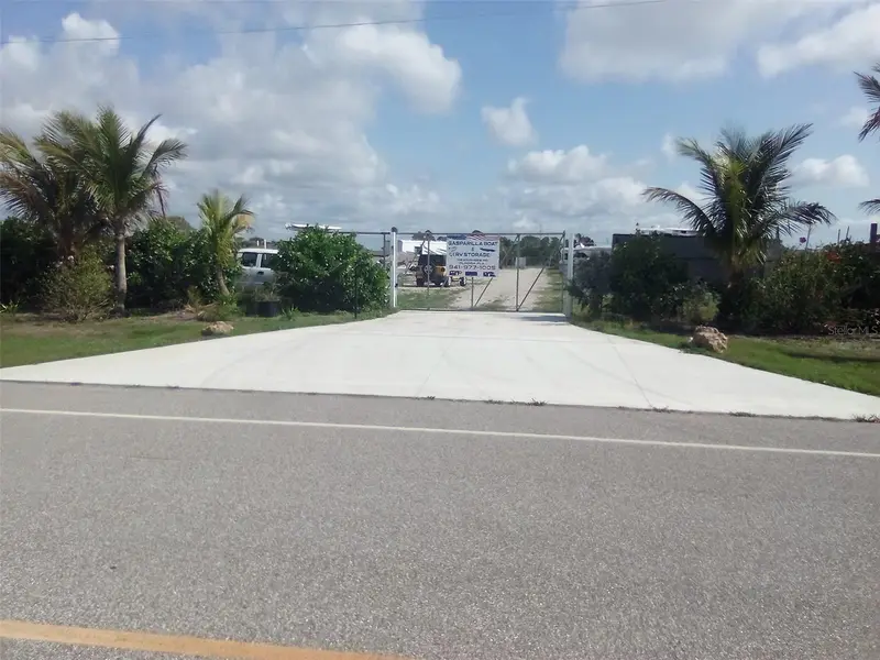 102 Harness Rd, FL