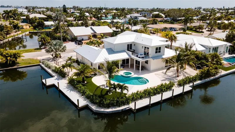 603 Emerald Ln, FL
