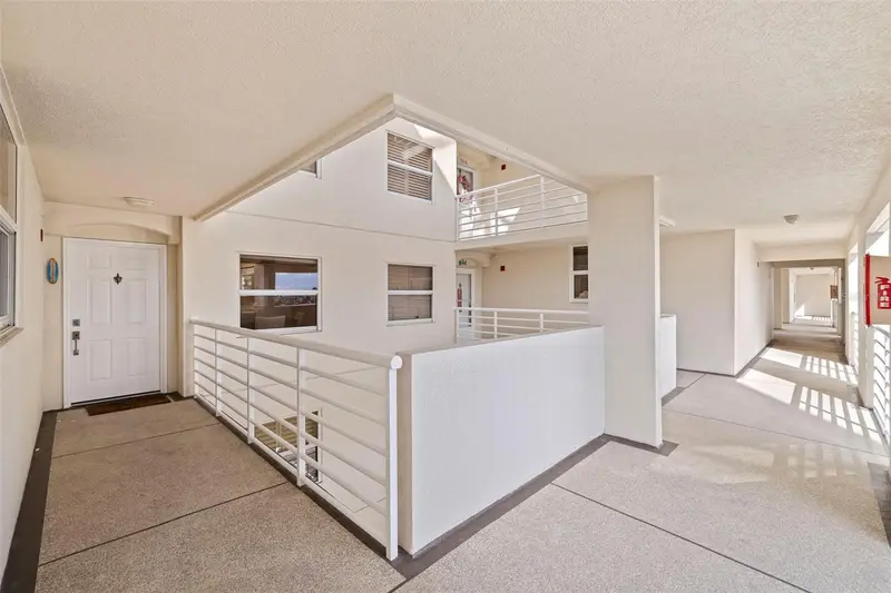 6105 Bahia Del Mar Cir #683, FL