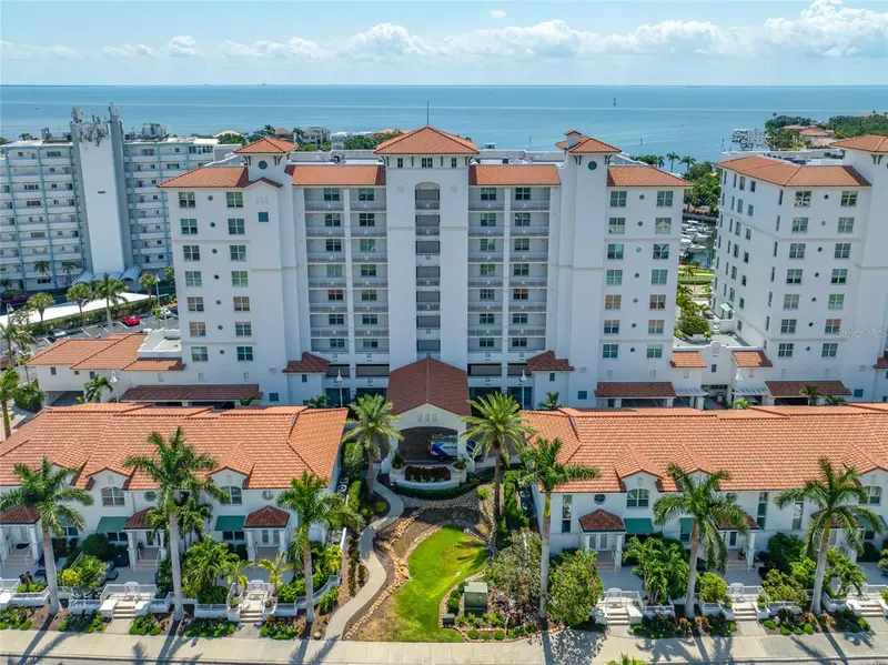 1325 Snell Isle Blvd Ne #810, FL