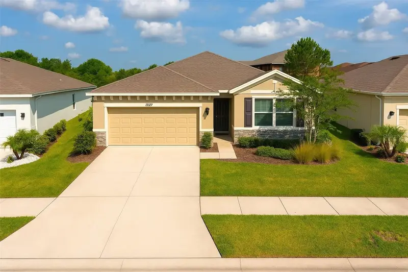 13327 Waterleaf Garden Cir, FL