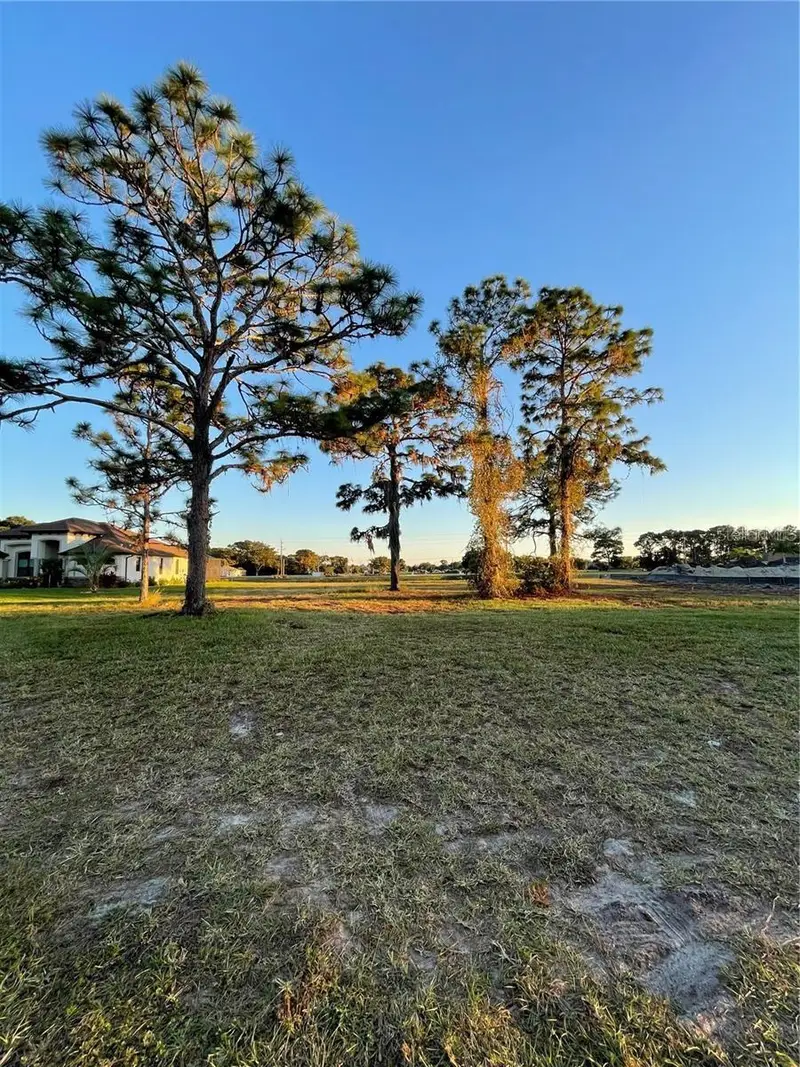 470 & 472 Boundary Blvd, FL