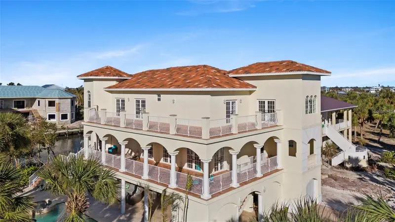 63 Palm Dr, FL