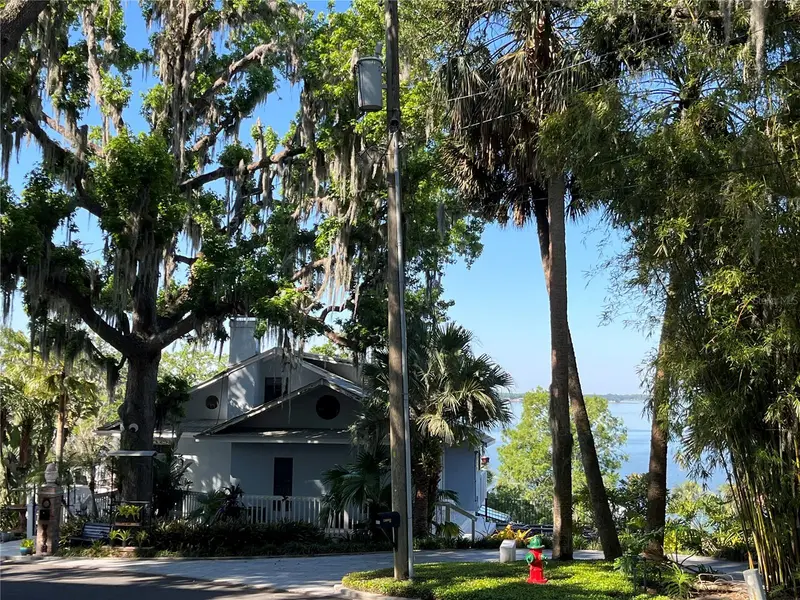 629 Helen St, FL