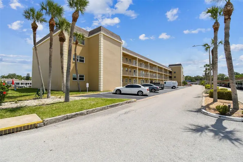 1 Boca Ciega Point Blvd #310, FL