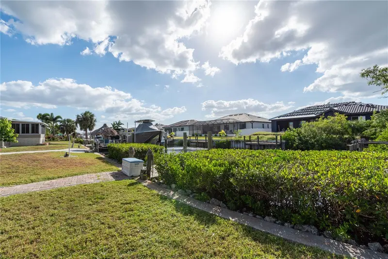 28 Windmill Blvd, FL