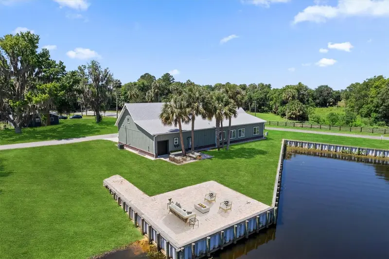 3943 Nw 219th Street Rd, FL