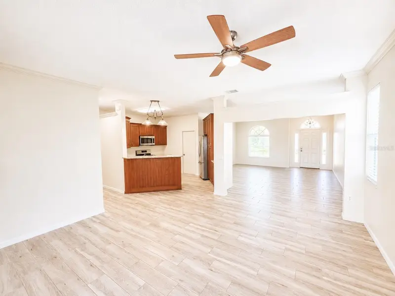 834 Springwood Cir, FL