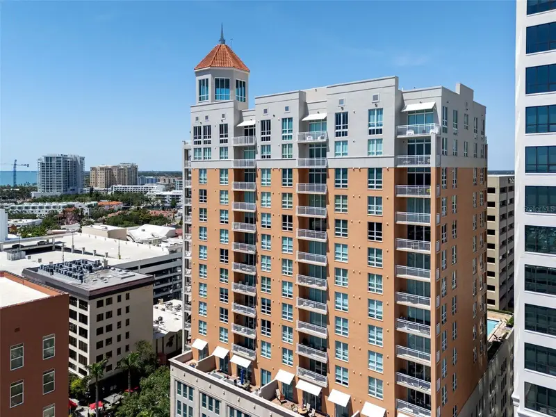 1350 Main St #1703, FL