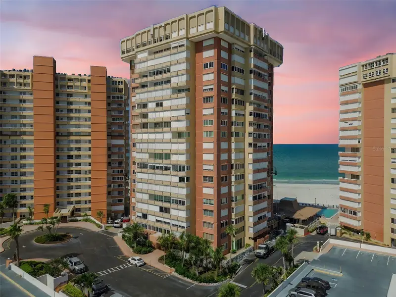 17920 Gulf Blvd #208, FL