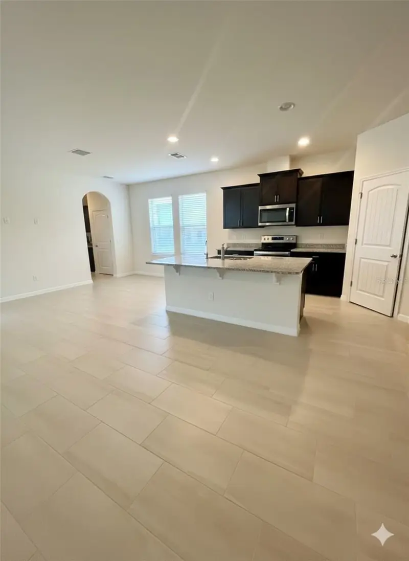 16391 Admirals Cove Ln, FL
