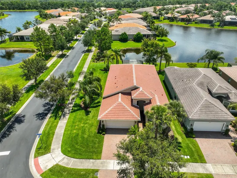 16227 Cape Coral Dr, FL