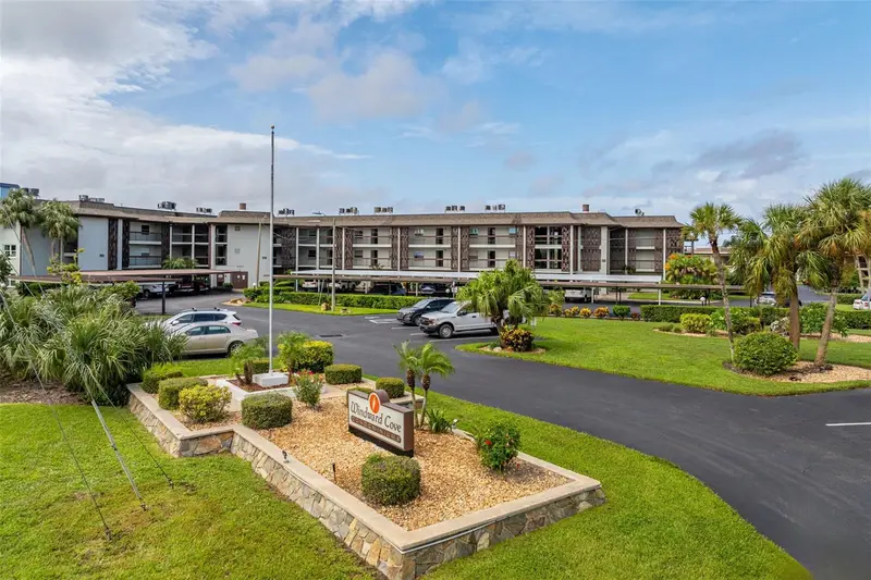 5157 Silent Loop #208, FL