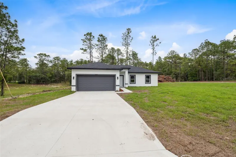 2565 W Laredo Dr, FL
