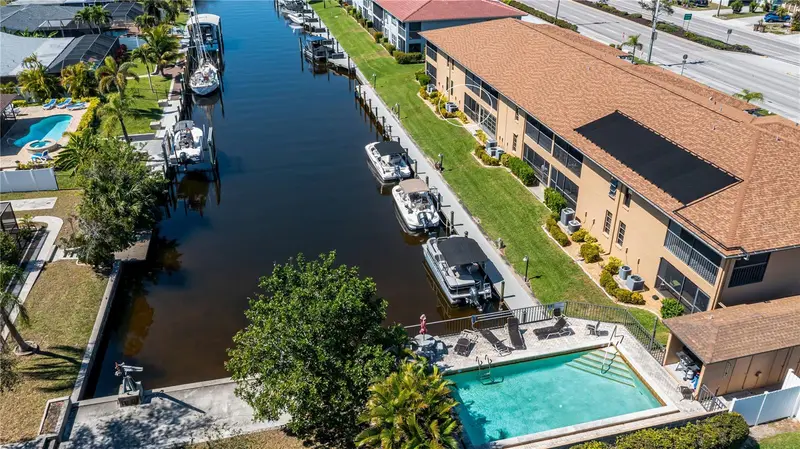 232 Cape Coral Pkwy E #105, FL