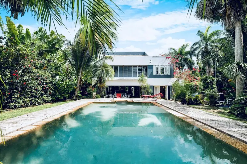 13 Pedrosa St. Garden Hills, PR