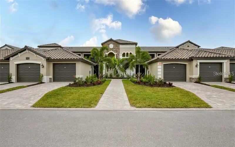 5674 Palmer Cir #206, FL