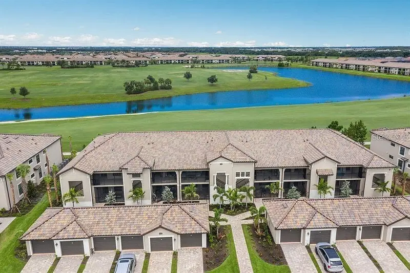 5674 Palmer Cir #206, FL