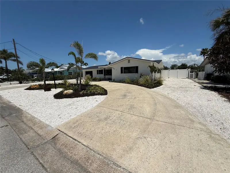 808 25th Ave W, FL