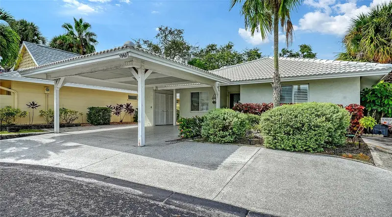 1345 Moonmist Dr #T6, FL