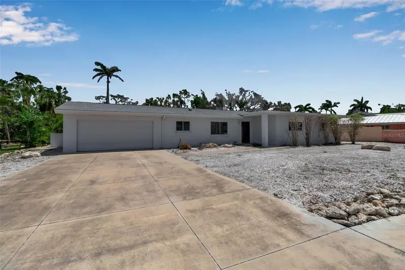 130 N Adams Dr, FL