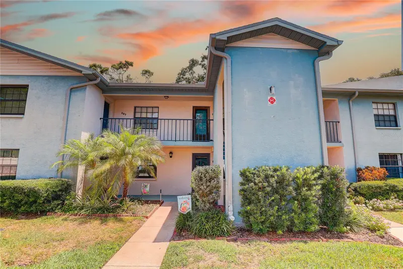 11800 Park Blvd #208, FL