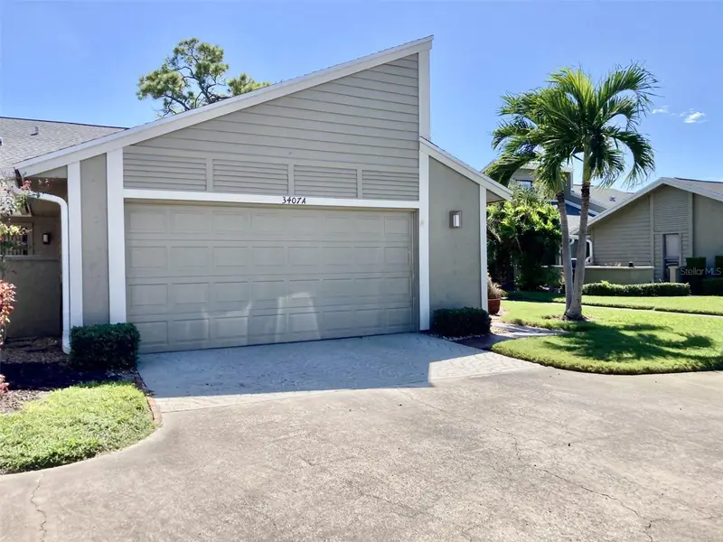 3407 Avenida Madera #A, FL