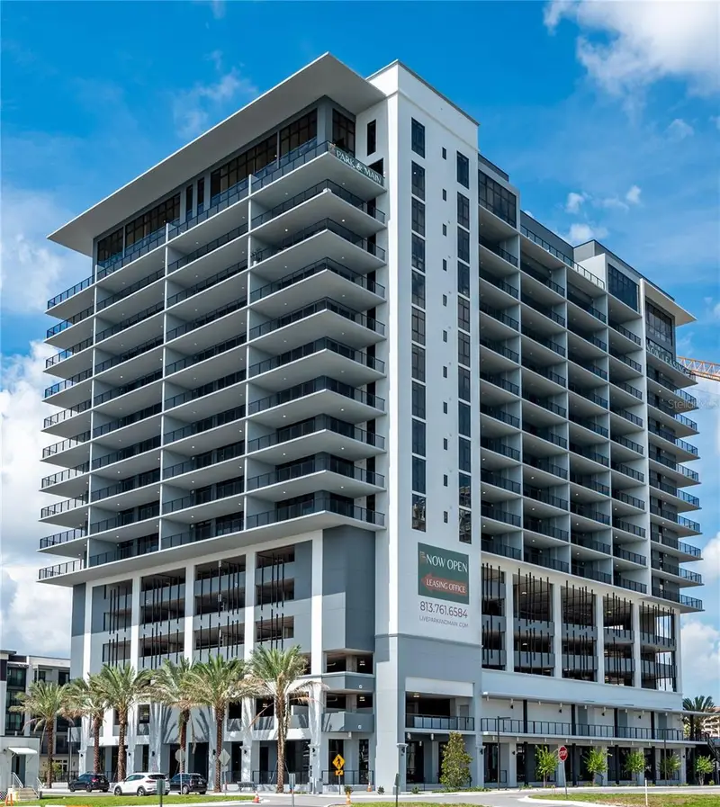 221 Main St N #1204, FL