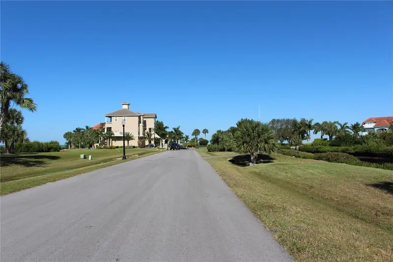 4557 Harborpointe Dr, FL