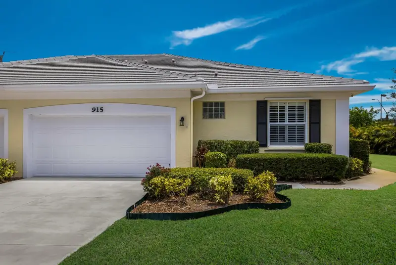 915 Sw Barclay Ct, FL