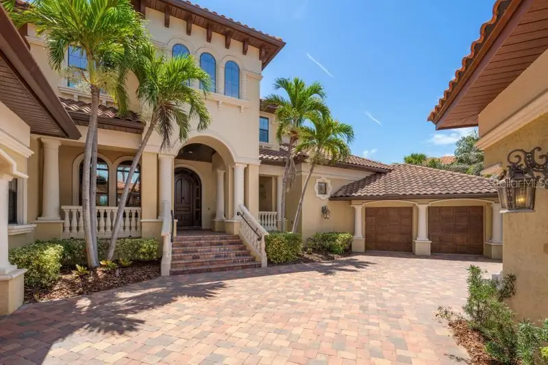 841 Ponce De Leon Dr, FL