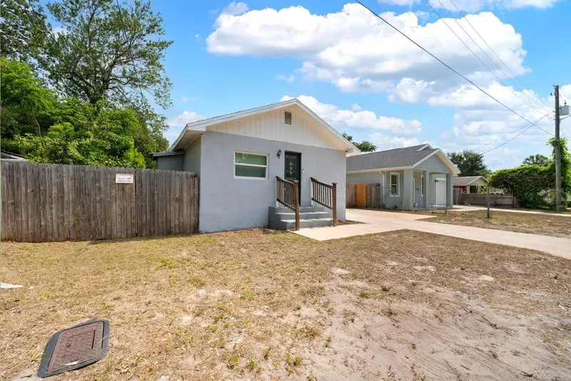 4218 E Cayuga St, FL