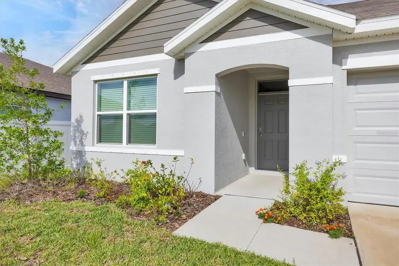 2105 Grand Flora Trl, FL