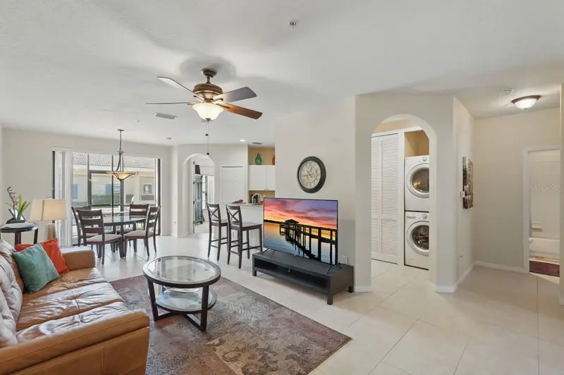 300 Via Castilla #103, FL