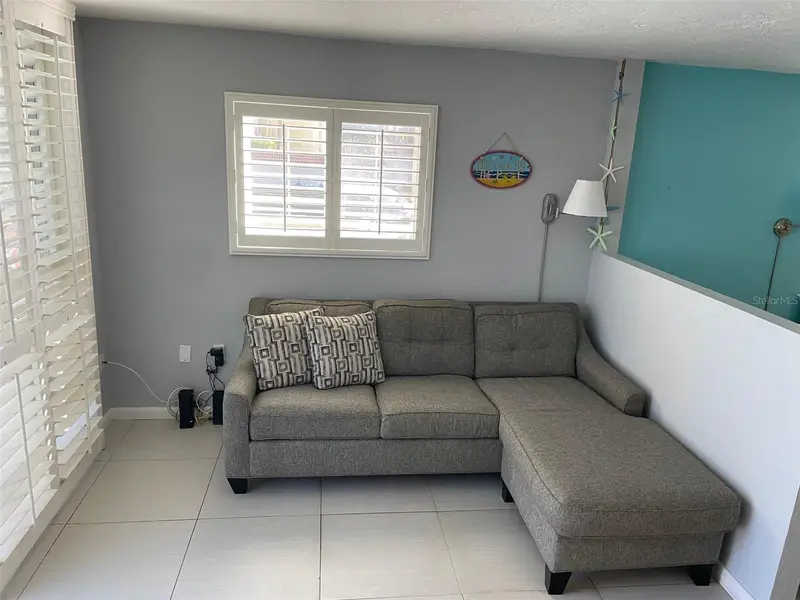 800 Bayway Blvd #14, FL