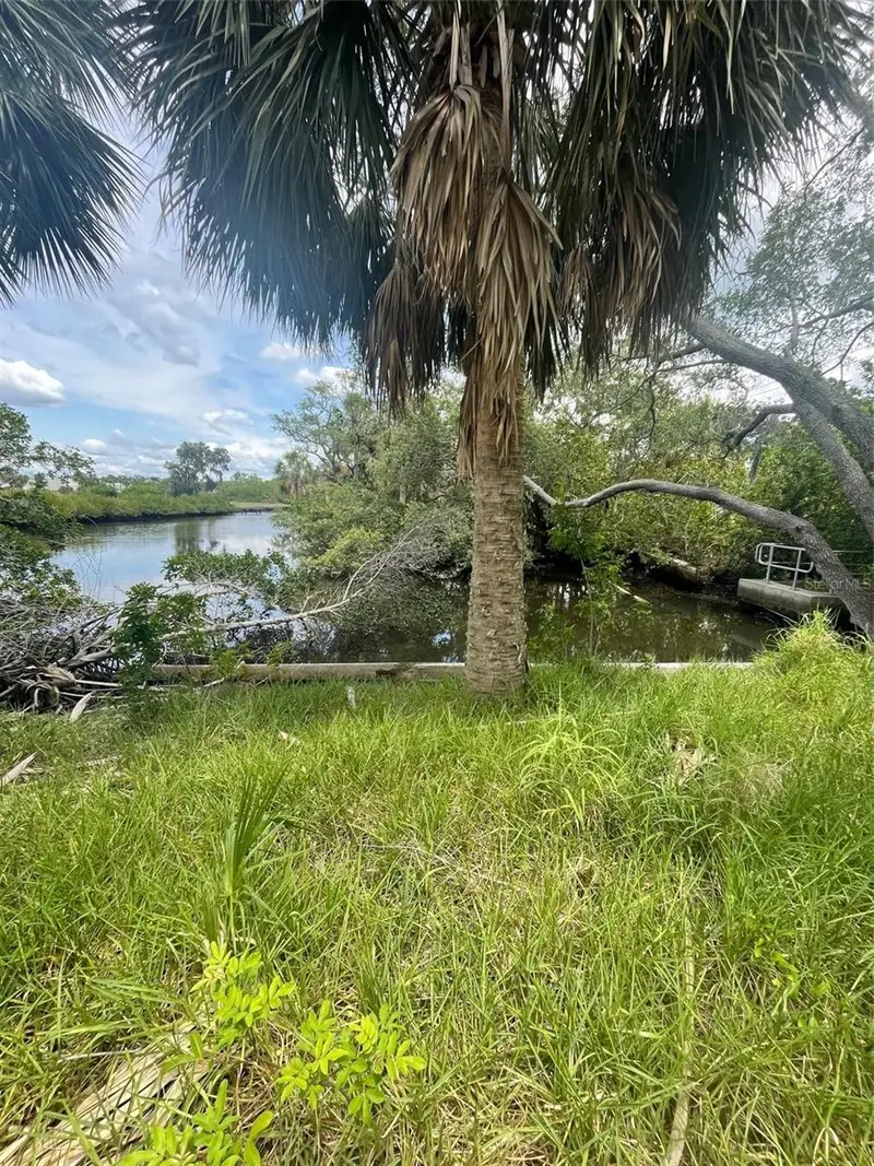 190 Meres Blvd, FL