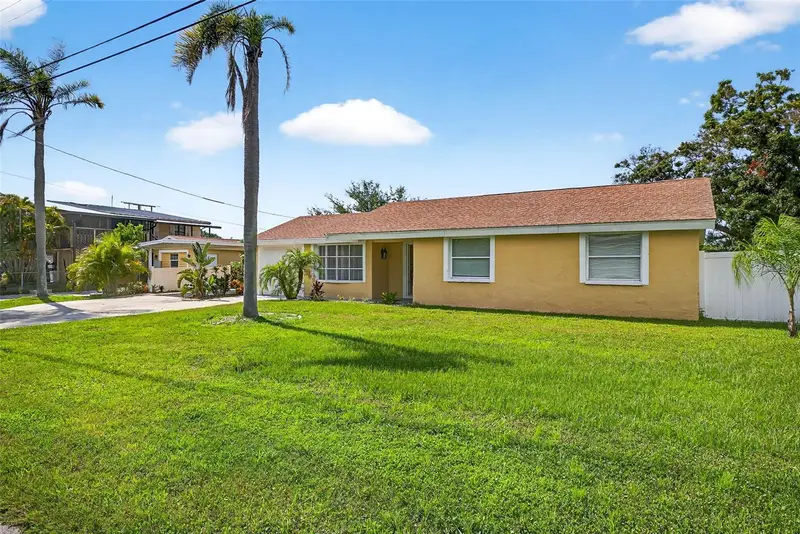 3225 W Shell Point Rd, FL