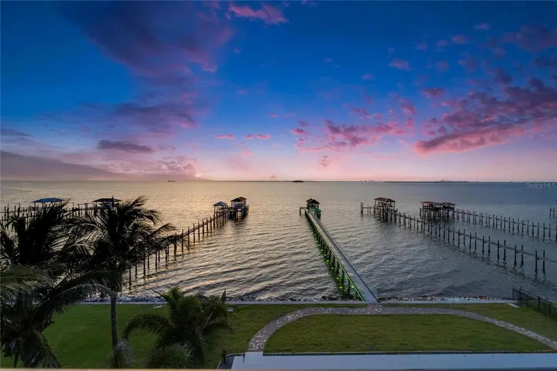 6526 Surfside Blvd, FL