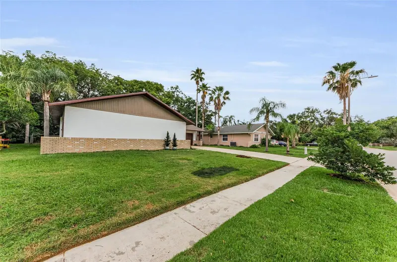 1558 Cottonwood Ter, FL
