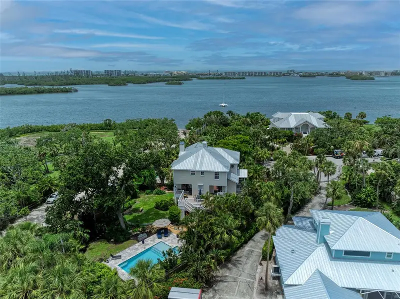 8963 Fishermens Bay Dr, FL