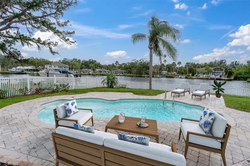5440 Manatee Point Drive, FL