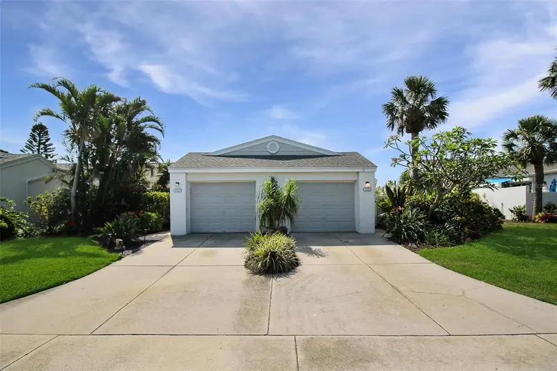 971 Waterside Ln, FL
