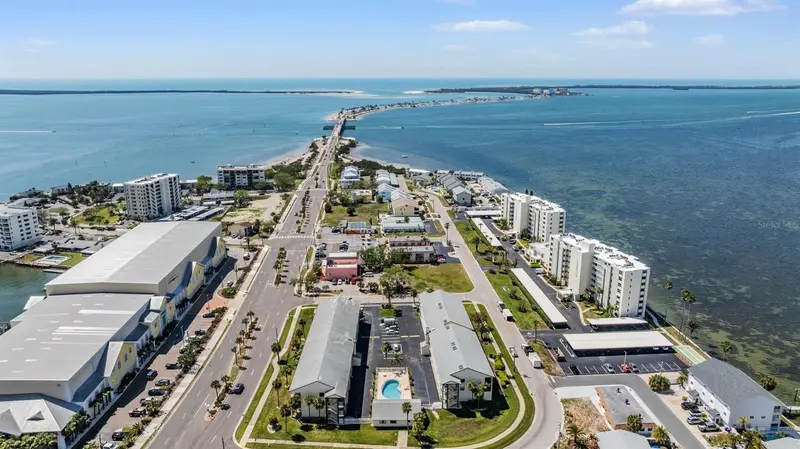 340 Causeway Blvd #105, FL