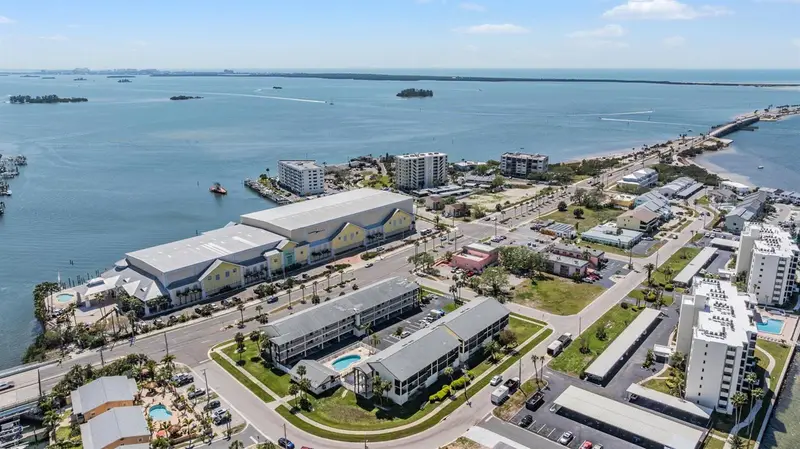 340 Causeway Blvd #105, FL